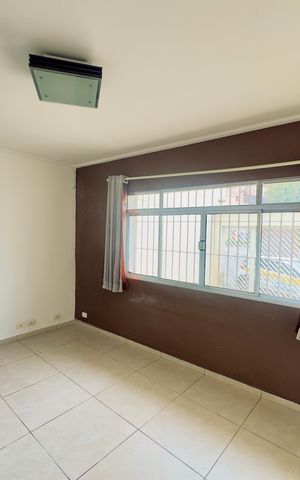 Casa à venda com 250m², 3 quartos e 6 vagas Casa à venda com 250m², 3 quartos e 6 vagasSala