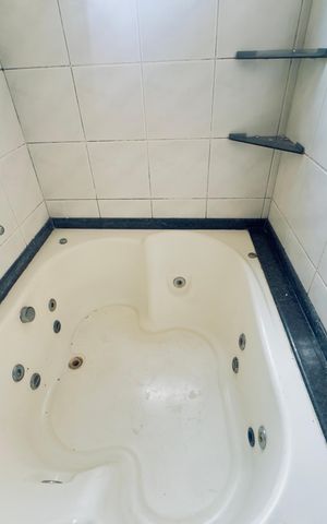 Casa à venda com 250m², 3 quartos e 6 vagas Casa à venda com 250m², 3 quartos e 6 vagasBanheiro 2