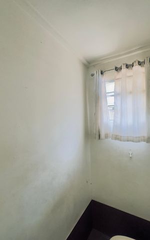 Casa à venda com 250m², 3 quartos e 6 vagas Casa à venda com 250m², 3 quartos e 6 vagasBanheiro 1