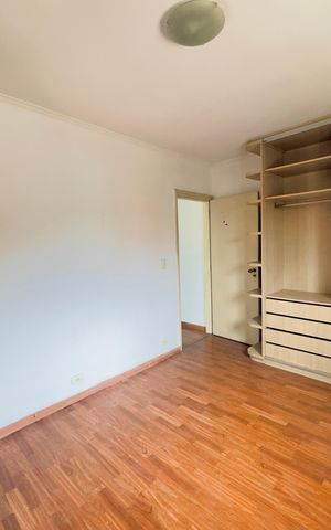 Casa à venda com 250m², 3 quartos e 6 vagas Casa à venda com 250m², 3 quartos e 6 vagasQuarto 1
