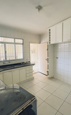 Casa à venda com 250m², 3 quartos e 6 vagas Casa à venda com 250m², 3 quartos e 6 vagasCozinha