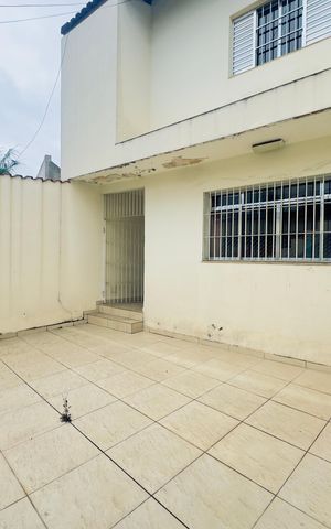 Casa à venda com 250m², 3 quartos e 6 vagas Casa à venda com 250m², 3 quartos e 6 vagasGaragem