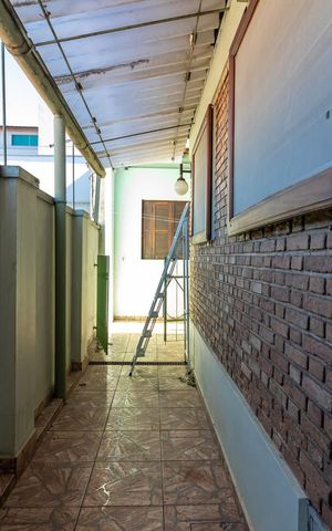 Casa para alugar com 290m², 3 quartos e 4 vagasCorredor Lateral