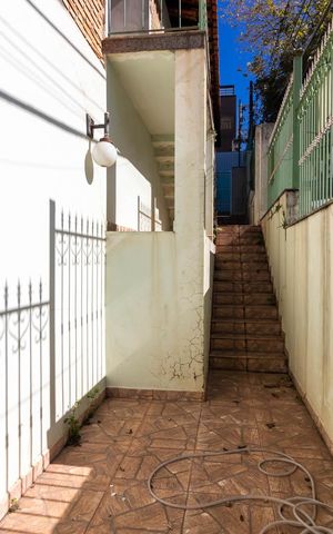 Casa para alugar com 290m², 3 quartos e 4 vagasCorredor Frontal