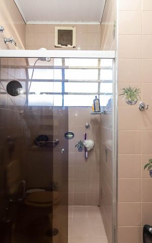 Casa para alugar com 290m², 3 quartos e 4 vagasBanheiro 2