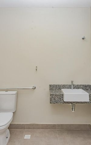 Studio à venda com 27m², 1 quarto e sem vaga Studio à venda com 27m², 1 quarto e sem vagaÁrea Comum - Banheiro