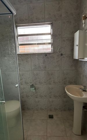 Casa de condomínio à venda com 210m², 3 quartos e 3 vagasBanheiro do Quarto 3 - Suíte