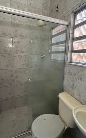 Casa de condomínio à venda com 210m², 3 quartos e 3 vagasBanheiro do Quarto 2 Suíte