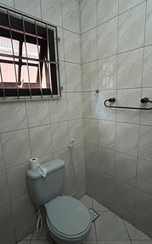 Casa de condomínio à venda com 210m², 3 quartos e 3 vagasBanheiro 3