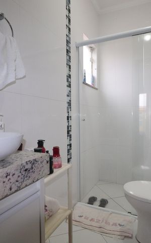 Casa à venda com 151m², 3 quartos e 4 vagasBanheiro Quarto 3 suíte