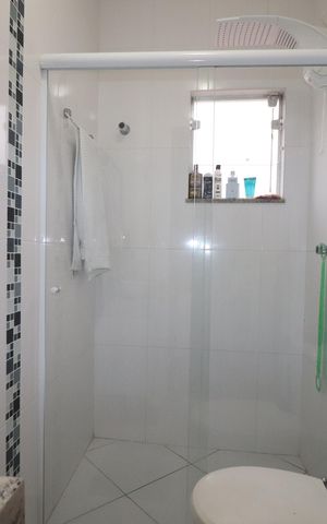 Casa à venda com 151m², 3 quartos e 4 vagasBanheiro Quarto 1 Suíte