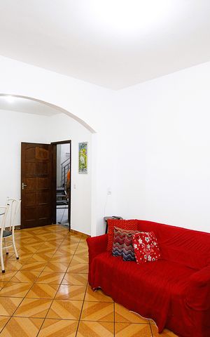 Casa à venda com 70m², 5 quartos e 1 vagasala casa 1