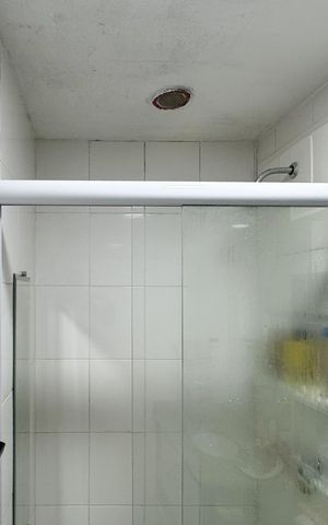 Apartamento à venda com 47m², 2 quartos e 1 vaga Apartamento à venda com 47m², 2 quartos e 1 vagaBanheiro Social