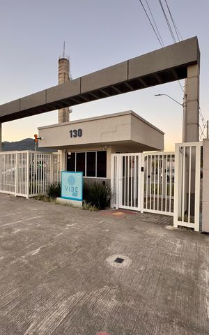 Apartamento à venda com 43m², 2 quartos e 1 vaga Apartamento à venda com 43m², 2 quartos e 1 vagaFachada