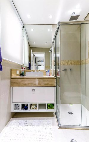 Casa de condomínio à venda com 600m², 4 quartos e 4 vagas Casa de condomínio à venda com 600m², 4 quartos e 4 vagasBanheiro