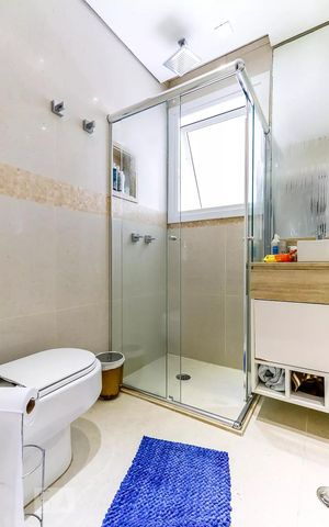 Casa de condomínio à venda com 600m², 4 quartos e 4 vagas Casa de condomínio à venda com 600m², 4 quartos e 4 vagasBanheiro