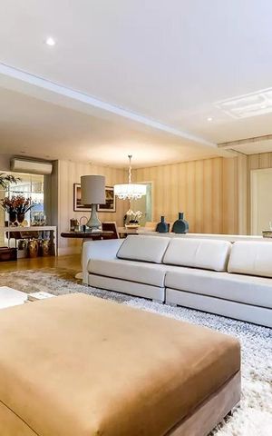 Casa de condomínio à venda com 600m², 4 quartos e 4 vagas Casa de condomínio à venda com 600m², 4 quartos e 4 vagasSala
