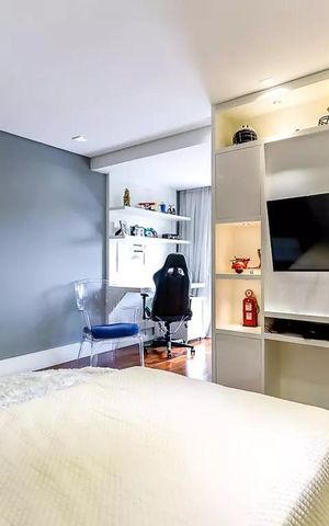 Casa de condomínio à venda com 600m², 4 quartos e 4 vagas Casa de condomínio à venda com 600m², 4 quartos e 4 vagasQuarto
