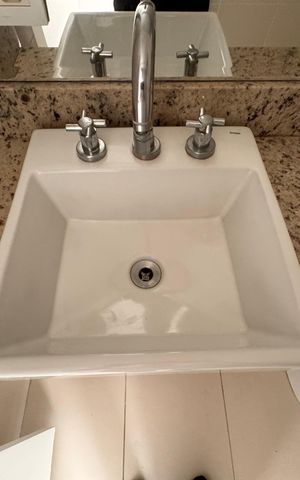 Apartamento à venda com 160m², 2 quartos e 2 vagas Apartamento à venda com 160m², 2 quartos e 2 vagasBanheiro Social