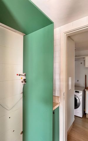 Apartamento à venda com 160m², 2 quartos e 2 vagas Apartamento à venda com 160m², 2 quartos e 2 vagasCozinha e Área de Serviço