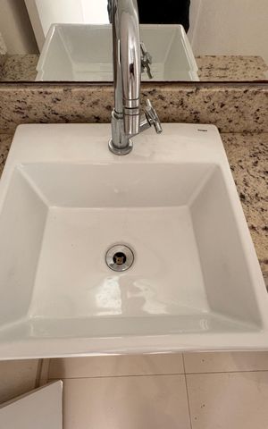 Apartamento à venda com 160m², 2 quartos e 2 vagas Apartamento à venda com 160m², 2 quartos e 2 vagasLavabo