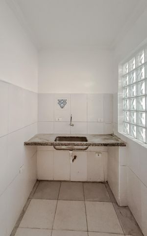 Casa para alugar com 350m², 3 quartos e 6 vagas Casa para alugar com 350m², 3 quartos e 6 vagasCozinha