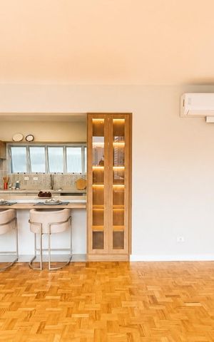 Apartamento à venda com 145m², 3 quartos e 1 vaga Apartamento à venda com 145m², 3 quartos e 1 vagaSala