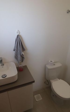 Casa de condomínio à venda com 60m², 2 quartos e 2 vagasLavabo