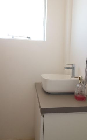 Casa de condomínio à venda com 60m², 2 quartos e 2 vagasLavabo