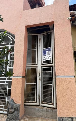 Casa para alugar com 50m², 2 quartos e 1 vaga Casa para alugar com 50m², 2 quartos e 1 vagaFachada