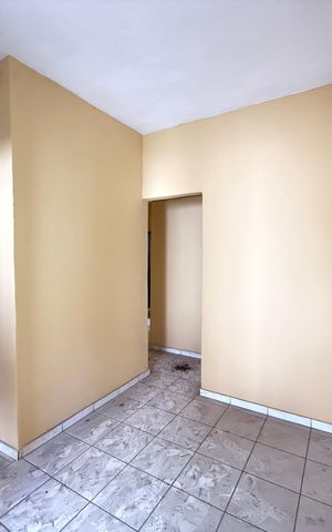 Casa para alugar com 50m², 2 quartos e 1 vaga Casa para alugar com 50m², 2 quartos e 1 vagaSala