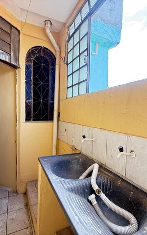 Casa para alugar com 50m², 2 quartos e 1 vaga Casa para alugar com 50m², 2 quartos e 1 vagaCozinha/Área de serviço
