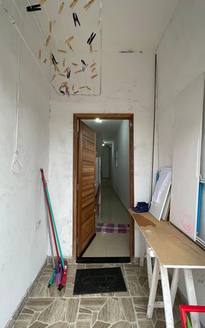 Casa à venda com 44m², 1 quarto e sem vaga Casa à venda com 44m², 1 quarto e sem vagaEntrada