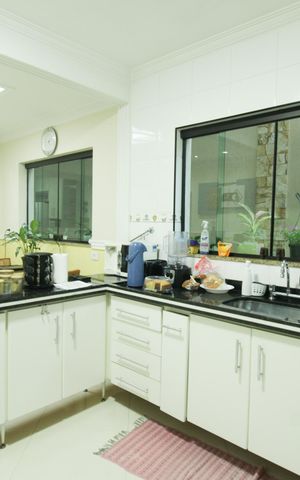 Casa à venda com 153m², 4 quartos e 4 vagas