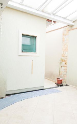Casa à venda com 153m², 4 quartos e 4 vagas