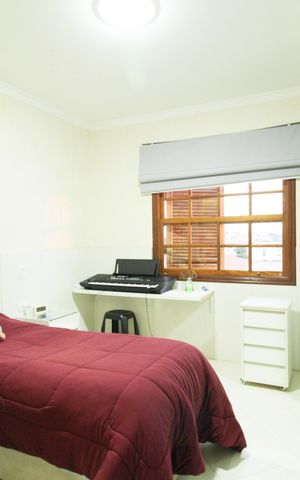 Casa à venda com 153m², 4 quartos e 4 vagas