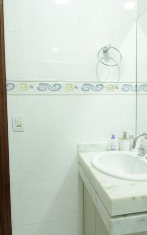 Casa à venda com 153m², 4 quartos e 4 vagas
