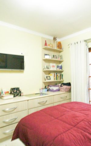 Casa à venda com 153m², 4 quartos e 4 vagas