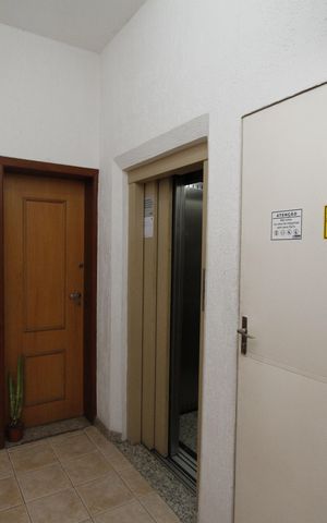 Apartamento para alugar com 218m², 4 quartos e 2 vagaselevador