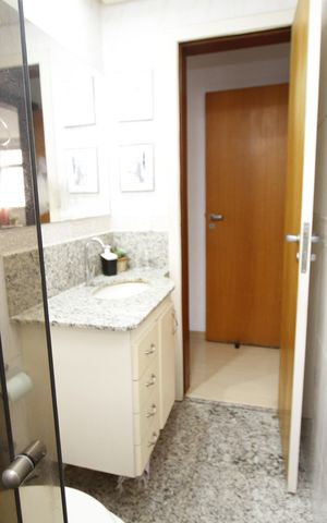 Apartamento para alugar com 218m², 4 quartos e 2 vagasBanheiro do Quarto 1