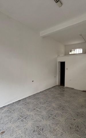Casa para alugar com 130m², 2 quartos e 1 vagaÁrea de serviço