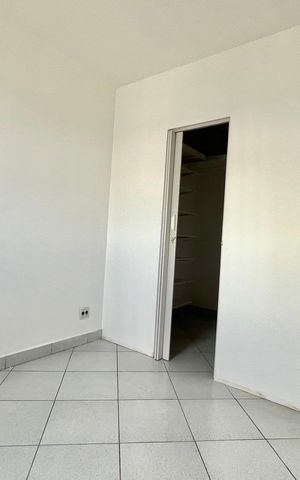Apartamento à venda com 61m², 2 quartos e 2 vagas Apartamento à venda com 61m², 2 quartos e 2 vagasSuite