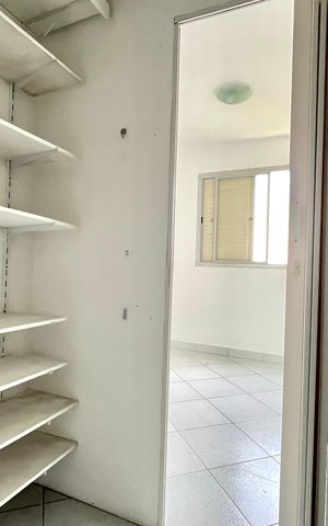 Apartamento à venda com 61m², 2 quartos e 2 vagas Apartamento à venda com 61m², 2 quartos e 2 vagasCloset da Suíte