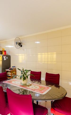 Casa à venda com 200m², 4 quartos e 4 vagas Casa à venda com 200m², 4 quartos e 4 vagasCozinha