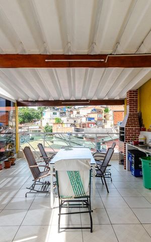 Casa à venda com 200m², 4 quartos e 4 vagas Casa à venda com 200m², 4 quartos e 4 vagasChurrasqueira