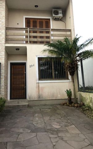 Casa à venda com 121m², 2 quartos e 1 vaga Casa à venda com 121m², 2 quartos e 1 vagaFachada