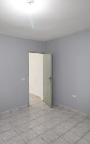Casa à venda com 290m², 1 quarto e sem vagaSala /  Quarto