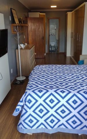 Casa à venda com 350m², 3 quartos e 3 vagas Casa à venda com 350m², 3 quartos e 3 vagasQuarto