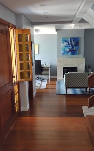 Casa à venda com 350m², 3 quartos e 3 vagas Casa à venda com 350m², 3 quartos e 3 vagasSala