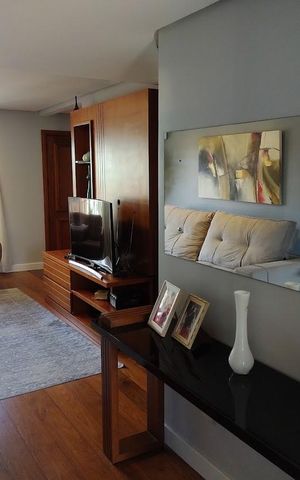 Casa à venda com 350m², 3 quartos e 3 vagas Casa à venda com 350m², 3 quartos e 3 vagasSala
